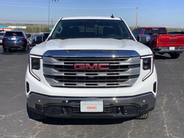 New 2026 Summit White GMC SLE image 2