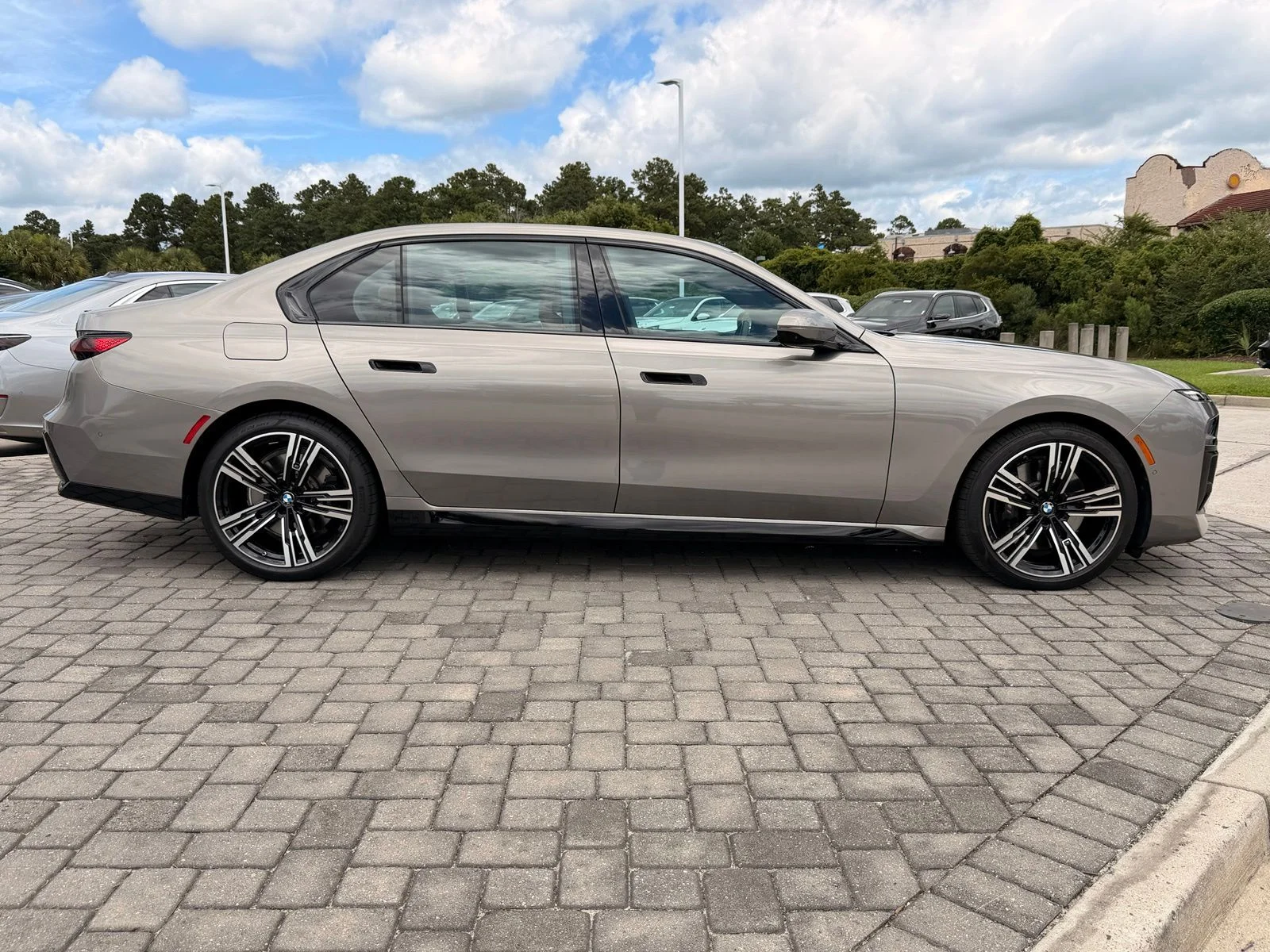 Certified Used 2023 Oxide Grey Met BMW 740i image 8