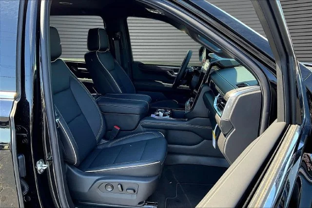 New 2026 Onyx Black GMC Elevation image 11