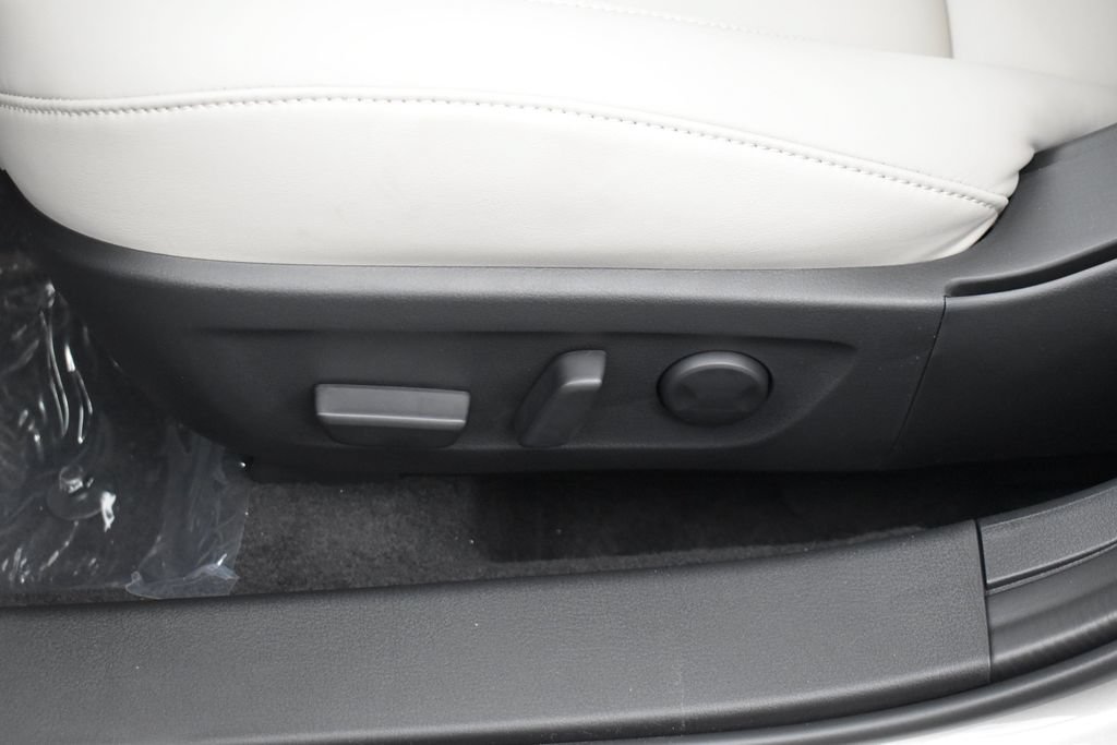 New 2026 Platinum Quartz Metallic Mazda 2.5 S Preferred image 8