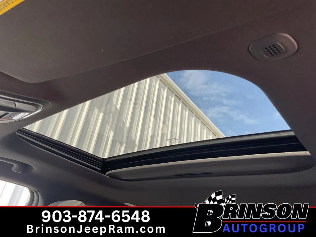 New 2026 Bright White Clear-Coat Exterior Paint Jeep Laredo X image 14