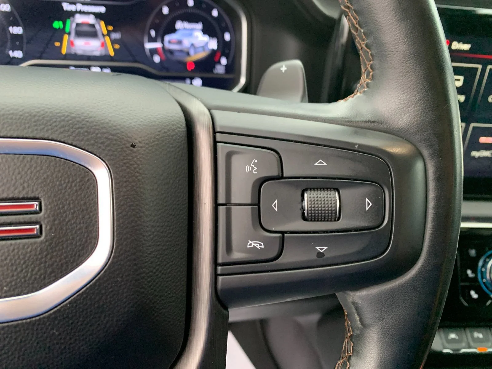 Used 2024 Onyx Black GMC AT4 image 27