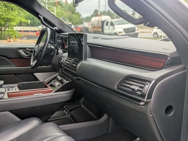 Used 2023 Black Lincoln Reserve image 43