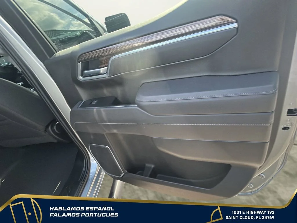 Used 2025 Sterling Gray Metallic Chevrolet RST image 28