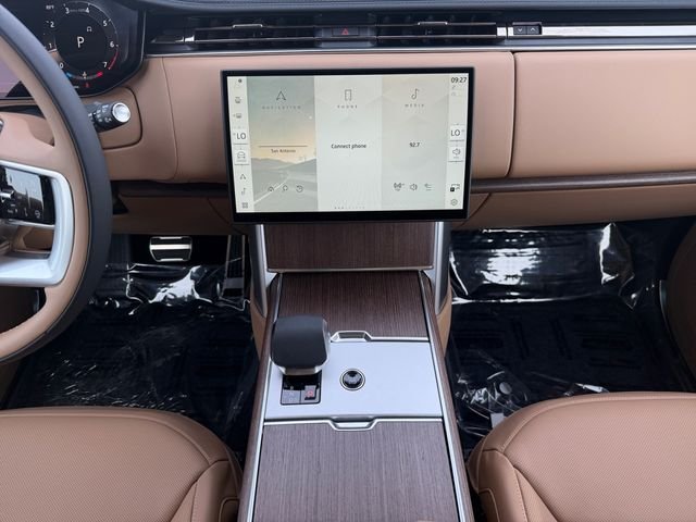 New 2026 Eiger Grey Land Rover SE image 15