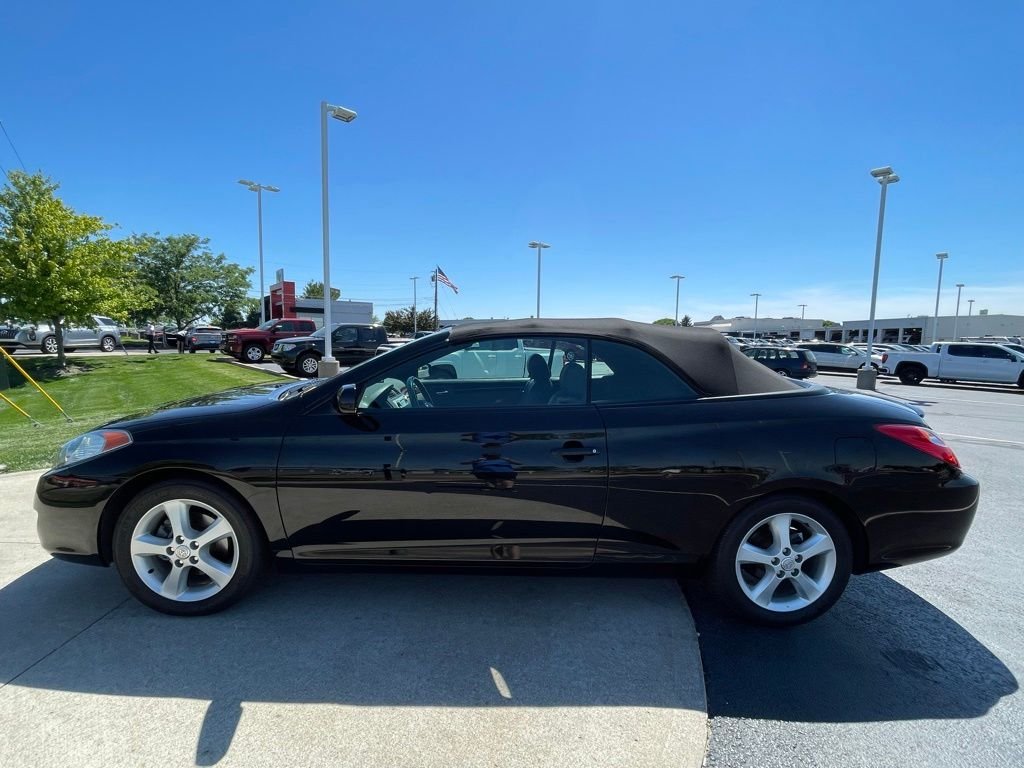 Used 2005 Black Toyota SLE image 4