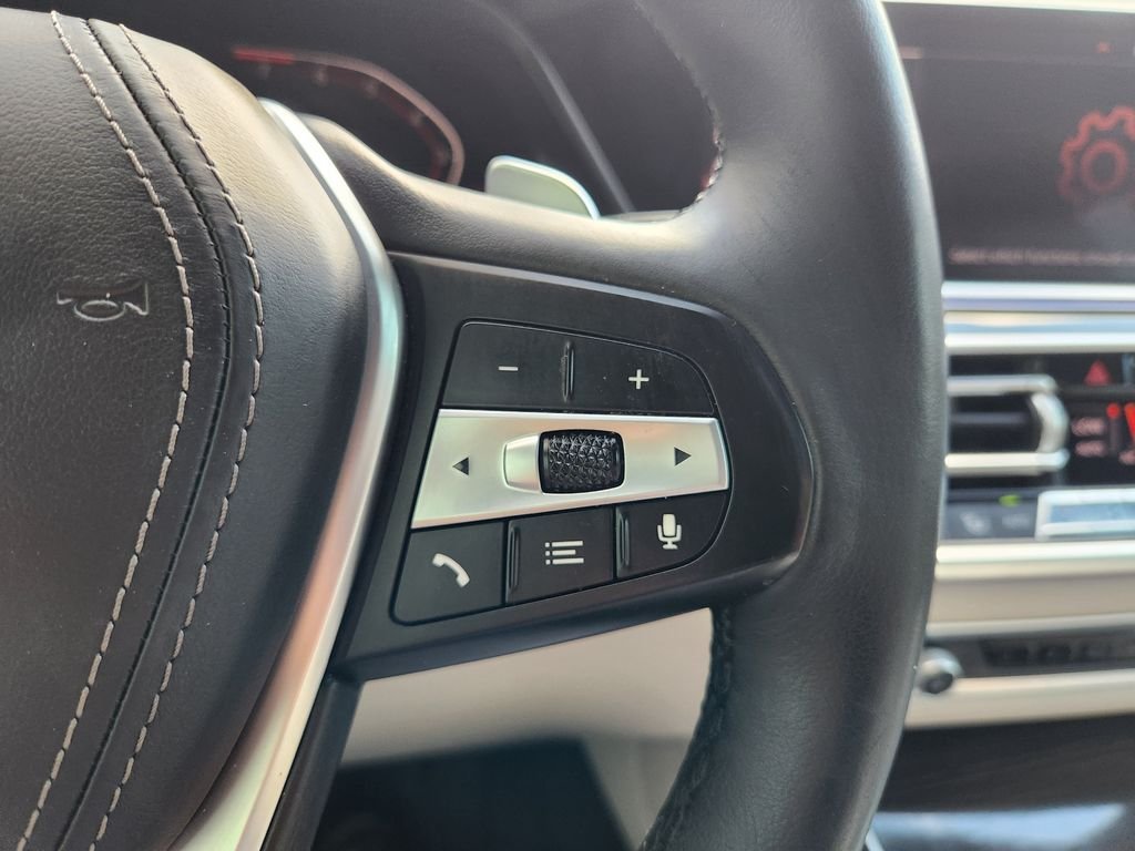 Used 2019 White Metallic BMW xDrive40i image 29