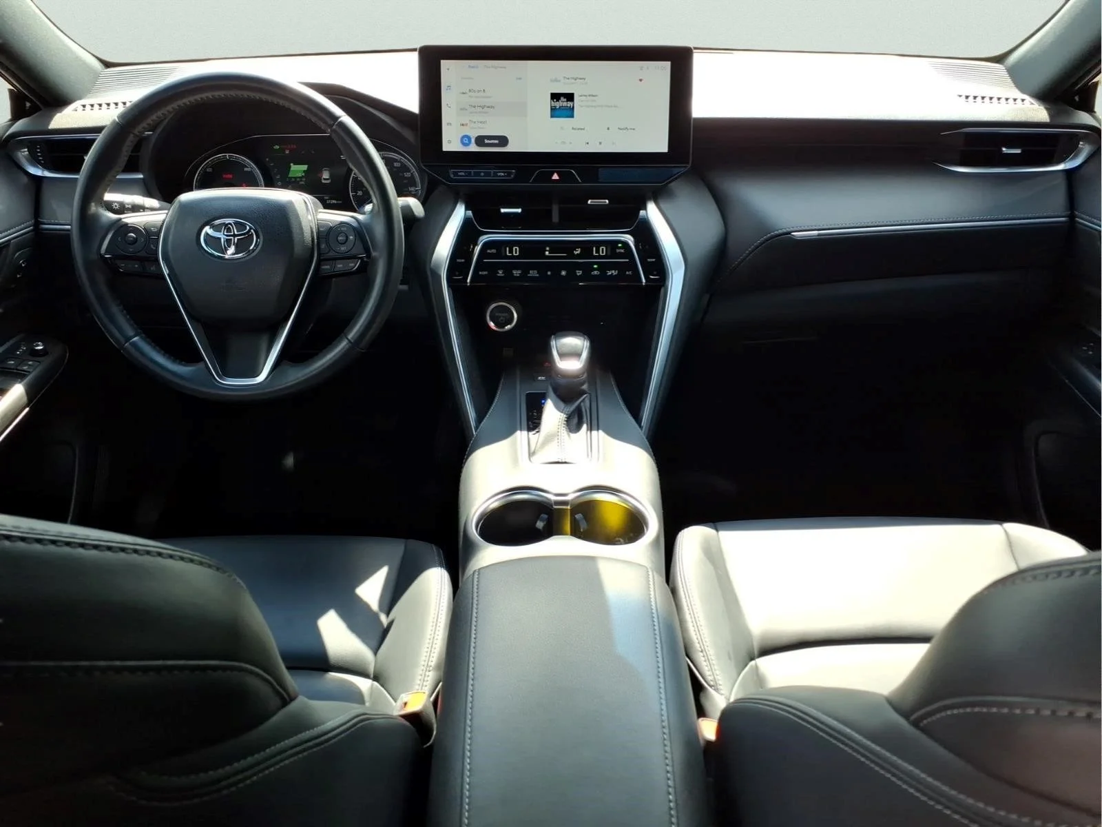 Certified Used 2024  Toyota XLE image 12