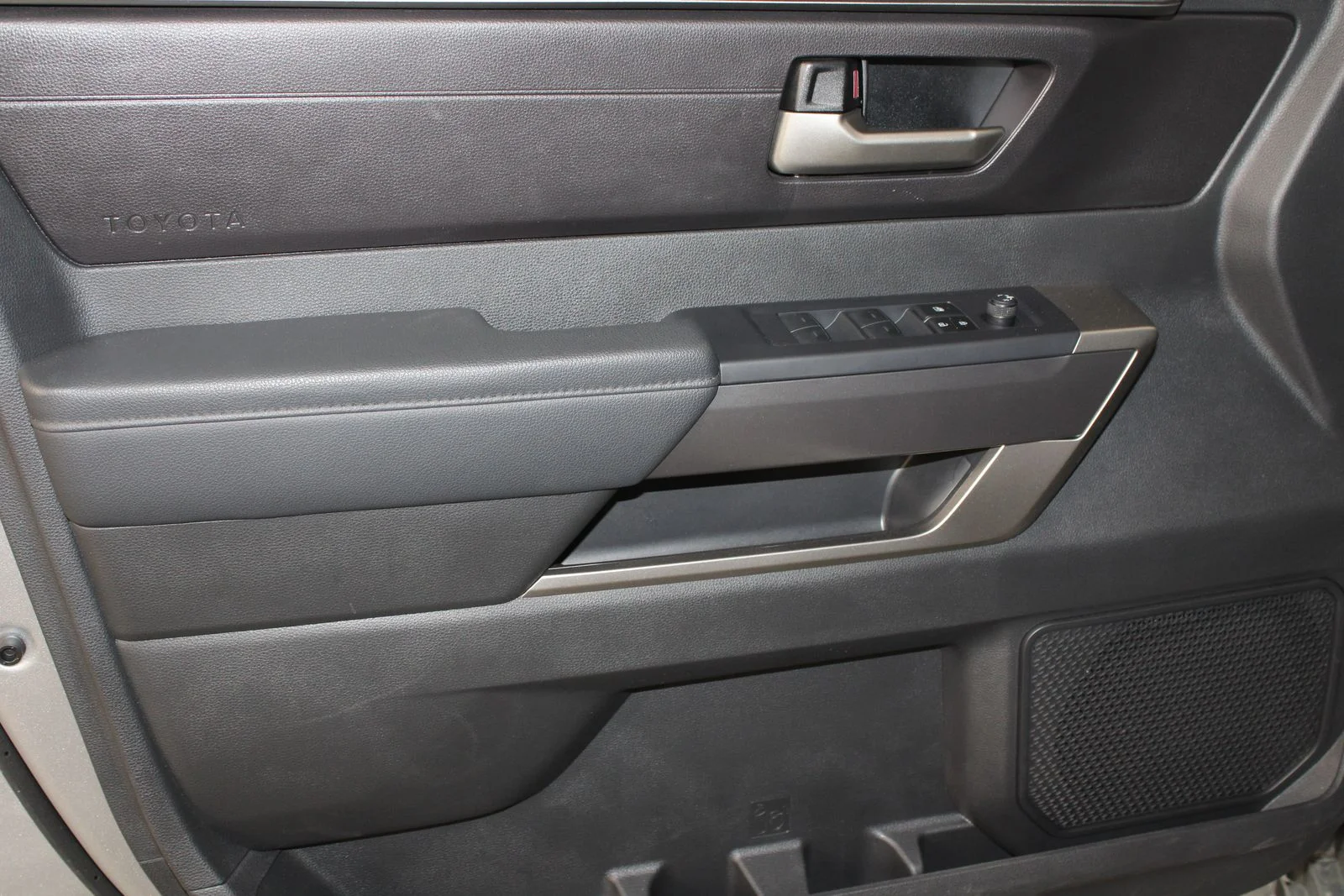 Used 2024 Silver Toyota SR5 image 17