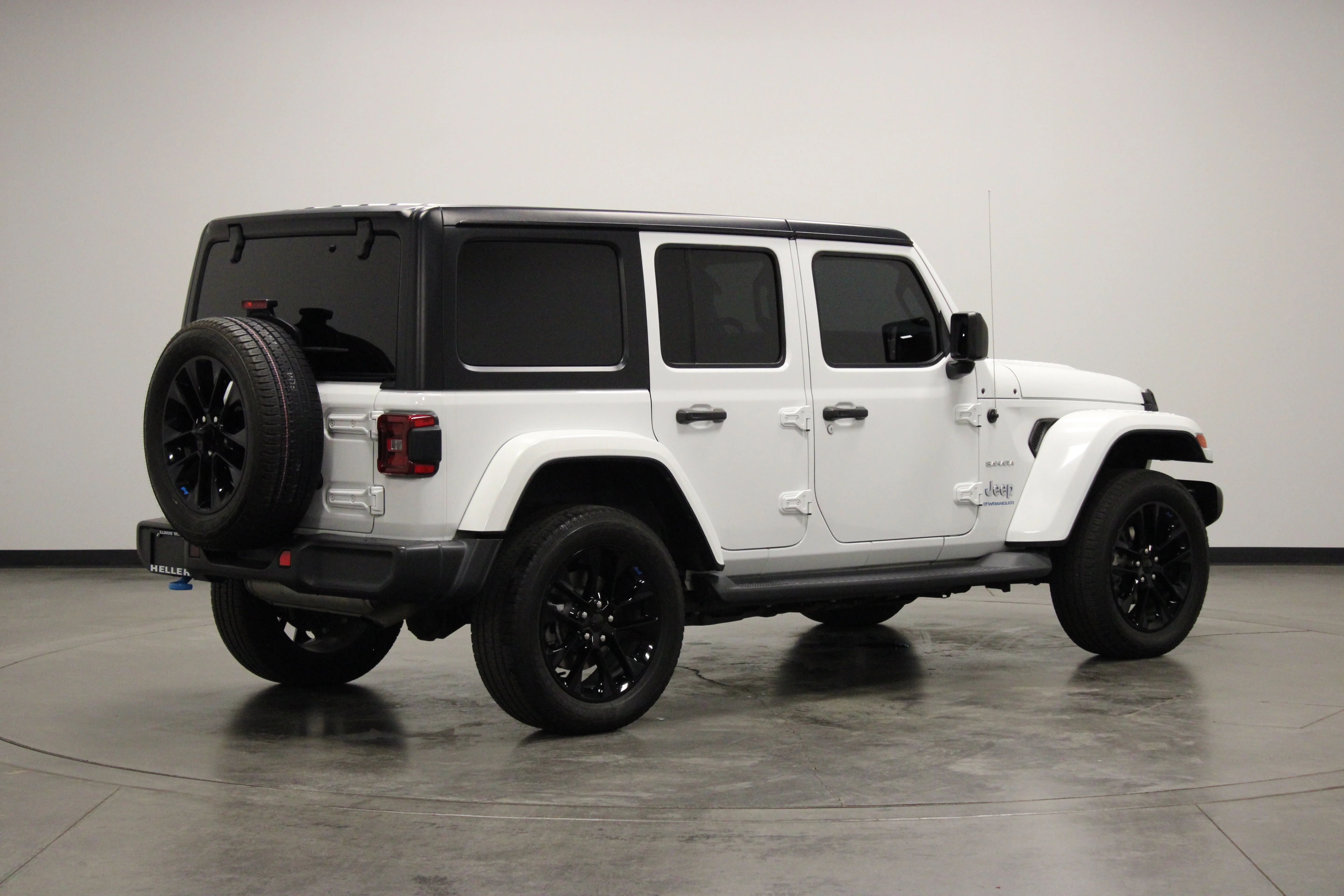 Used 2023 Bright White Clearcoat Jeep Sahara image 8