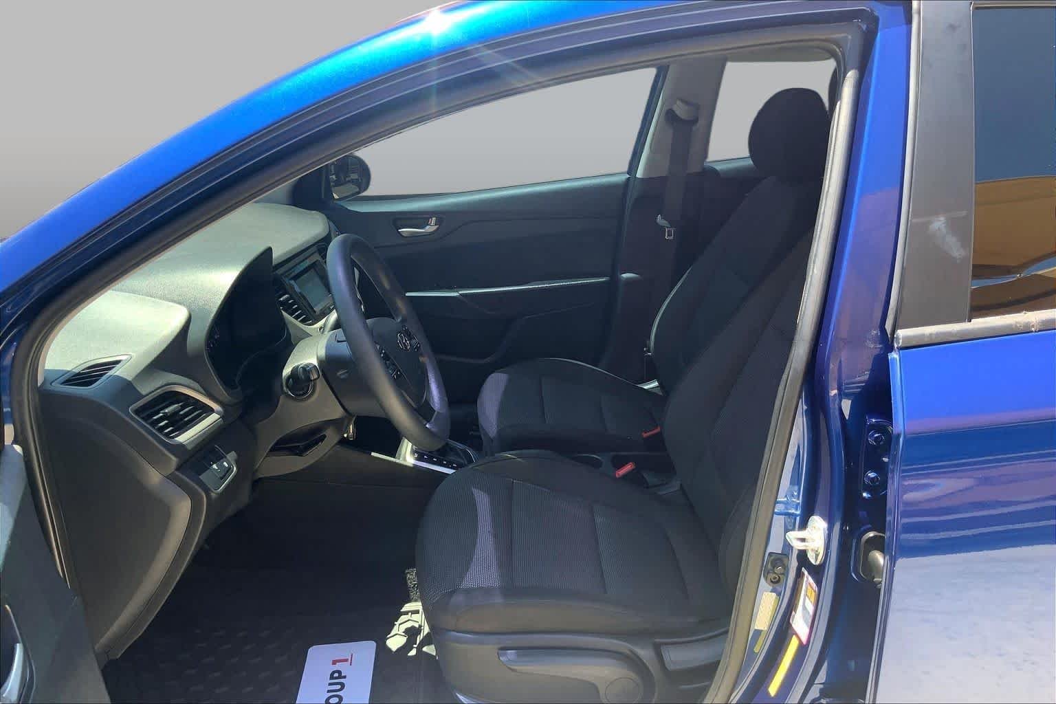 Used 2022 Admiral Blue Hyundai SE image 7