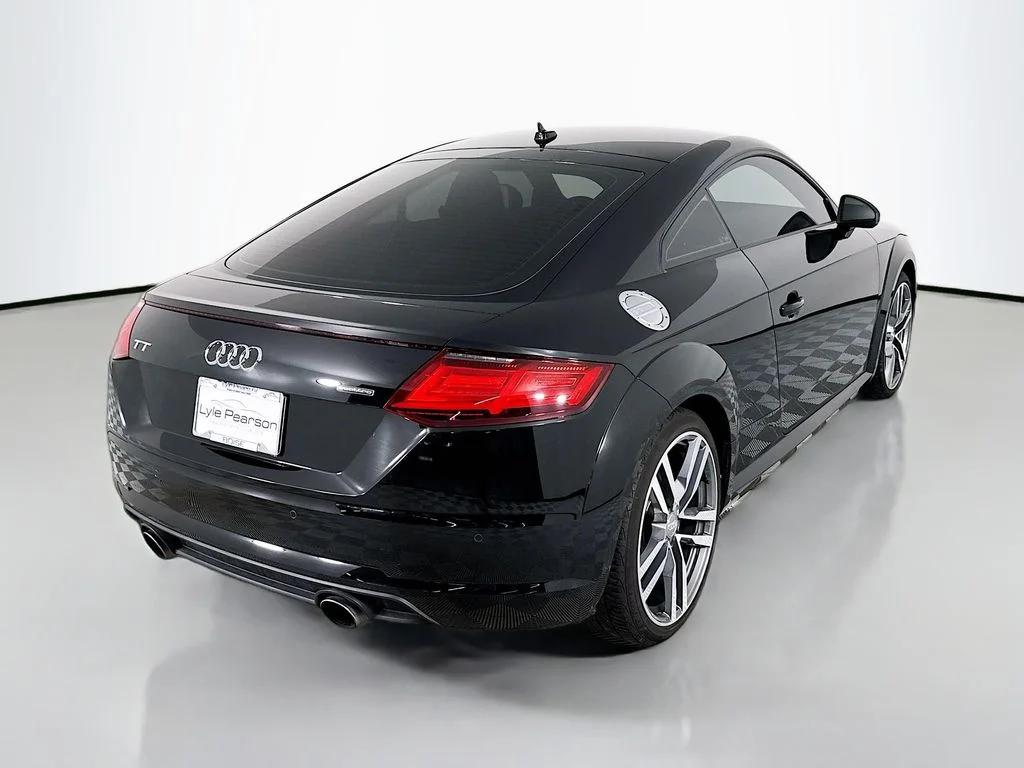 Used 2016 Brilliant Black Audi 2.0T image 9