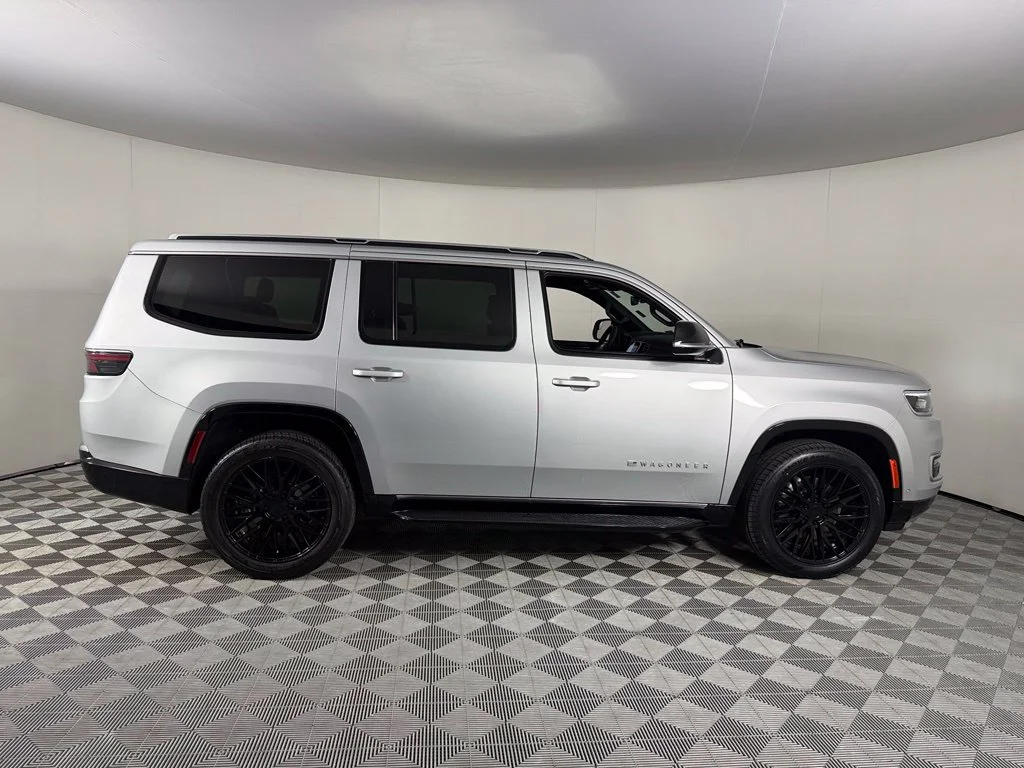 Certified Used 2024 Silver Jeep Base image 7