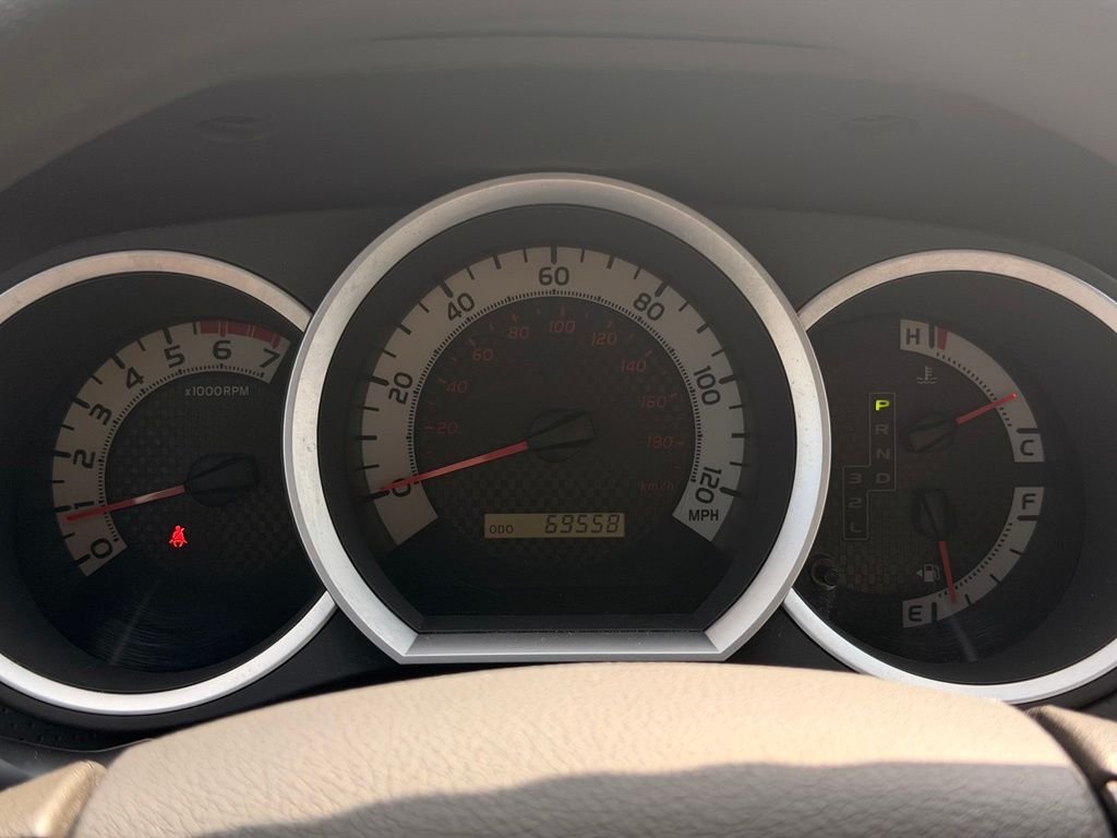 Used 2015 Gray Toyota Base image 31