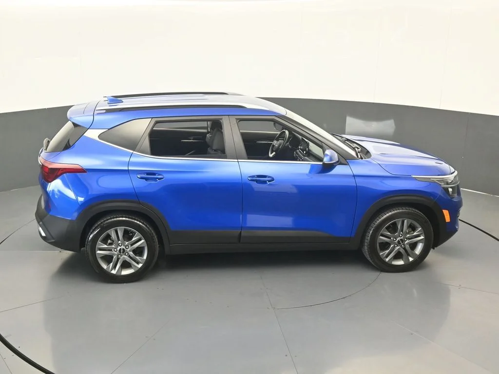 Used 2023 Neptune Blue Kia S image 47