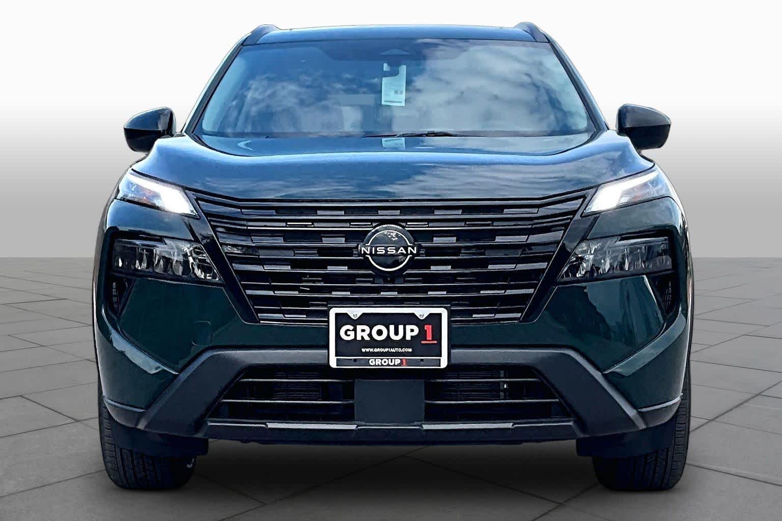 New 2027 Obsidian Green Pearl Nissan Dark Armor image 3