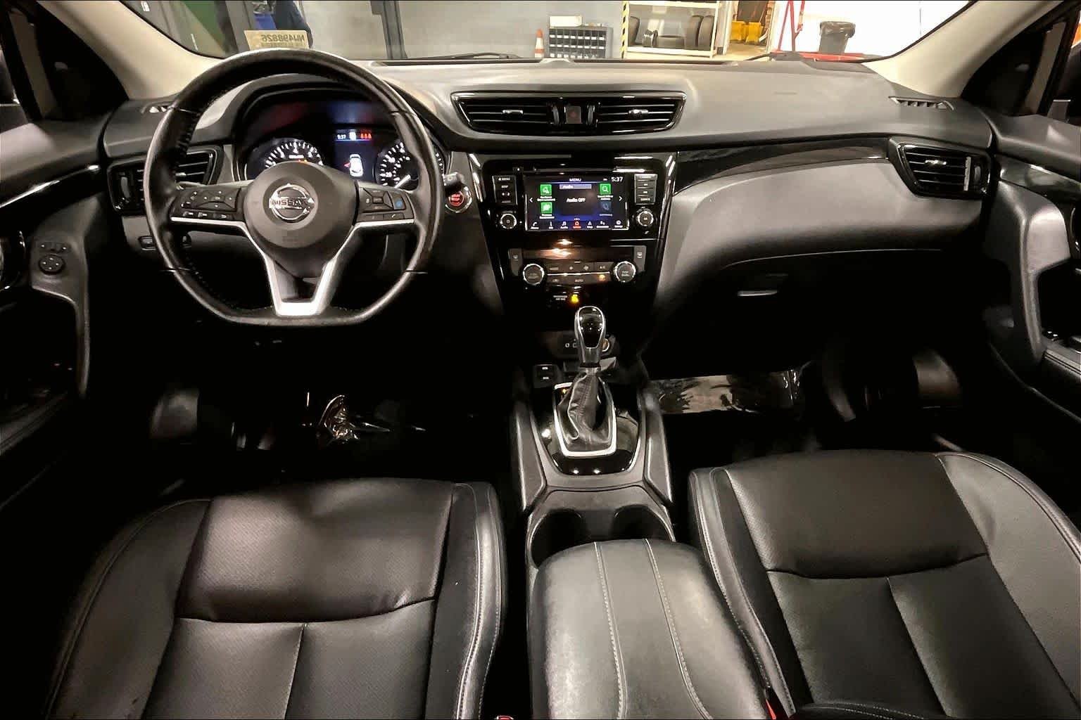 Used 2022 Gun Metallic Nissan SL image 15