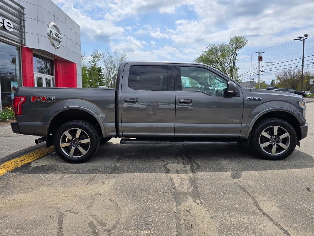Used 2017 Magnetic Ford  image 2