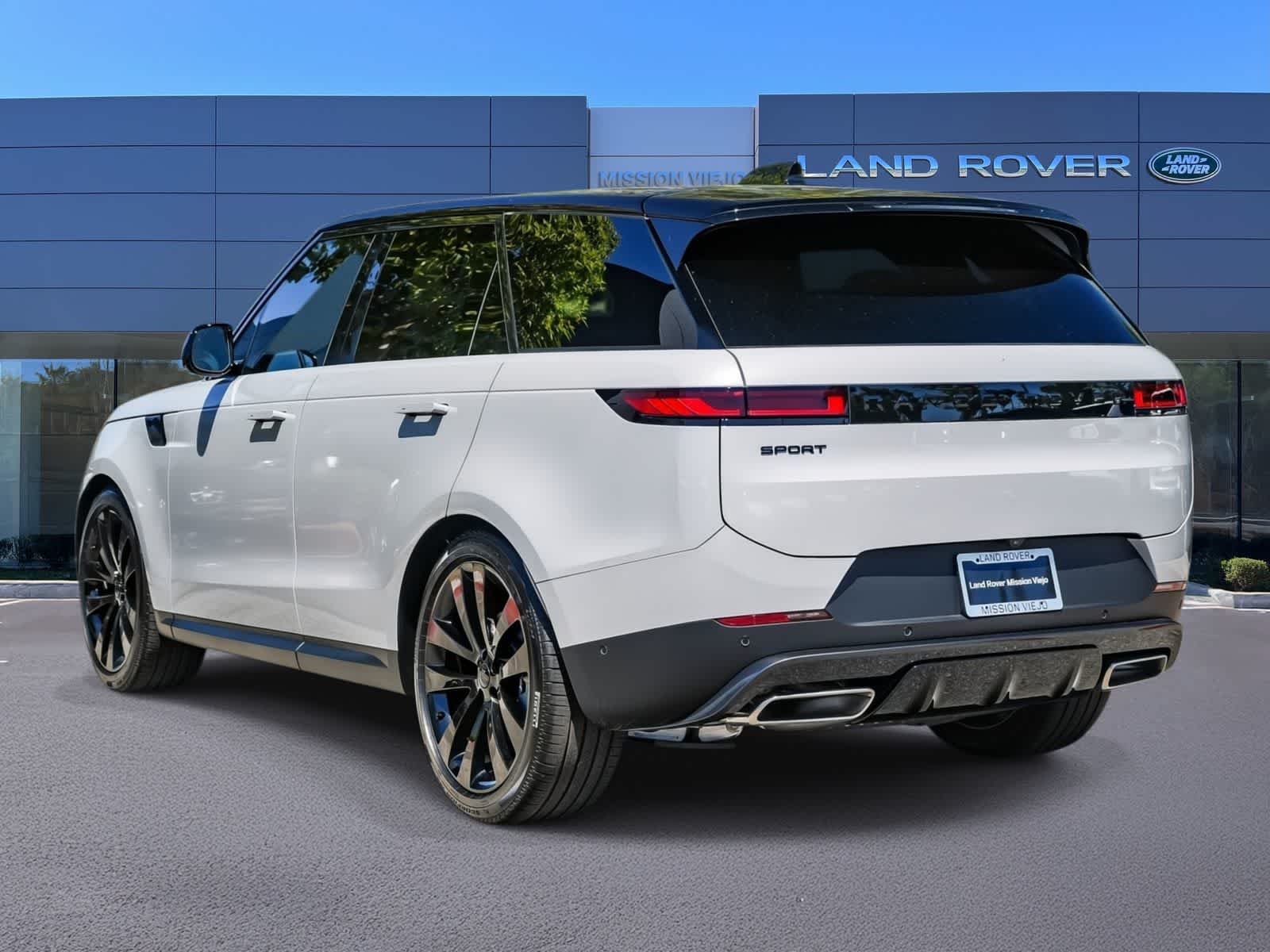New 2026 Borasco Grey Land Rover SE image 6