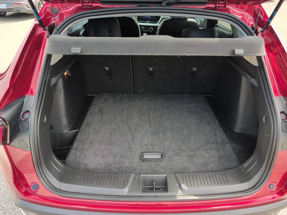 Used 2025 Crimson Metallic Chevrolet LT image 14