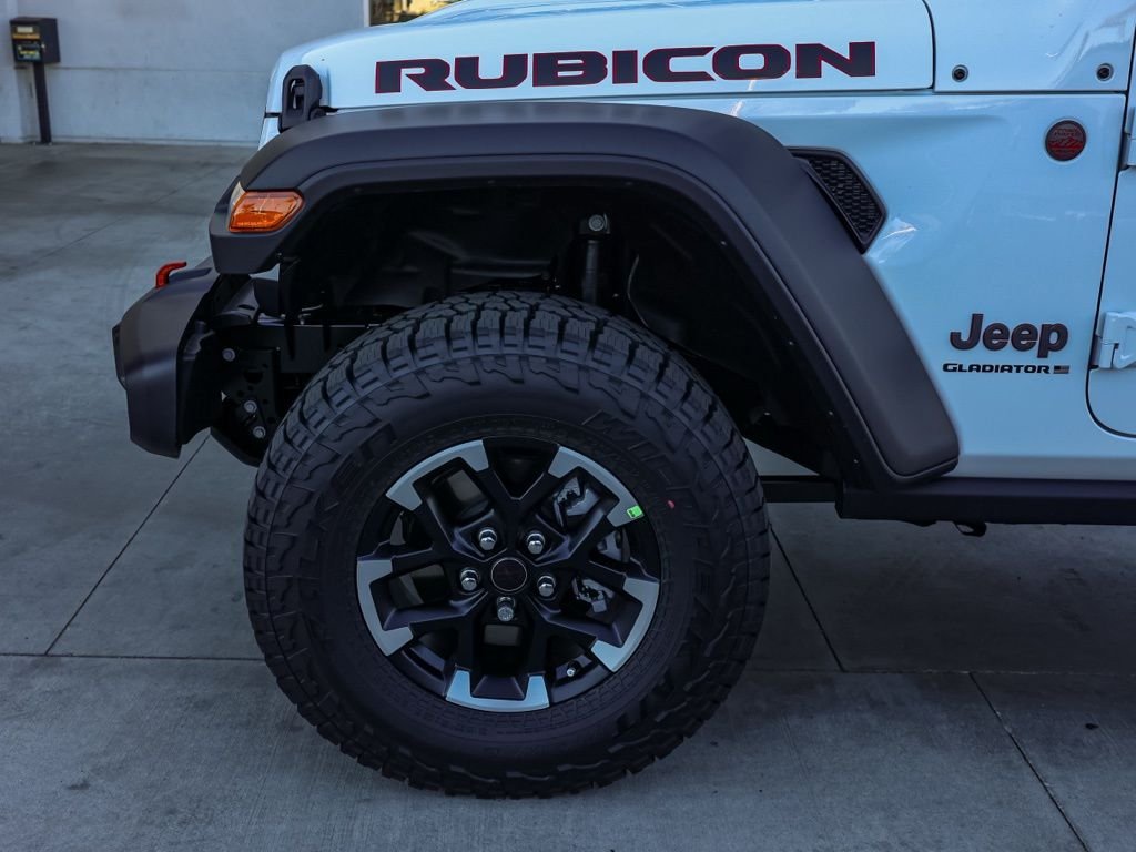 New 2026 Bright White Clear-Coat Exterior Paint Jeep Rubicon image 10