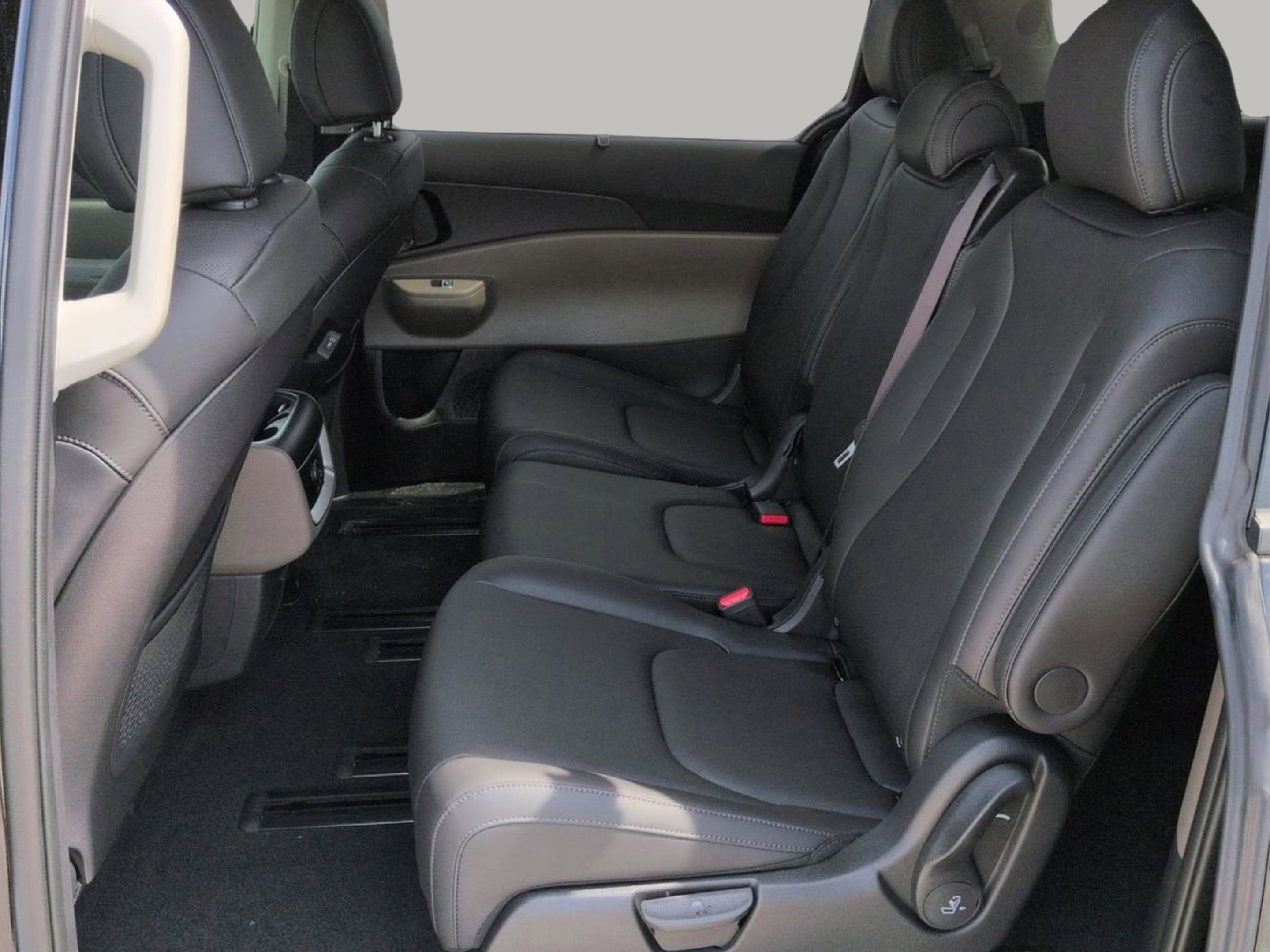 New 2026 Aurora Black Pearl Kia EX image 24