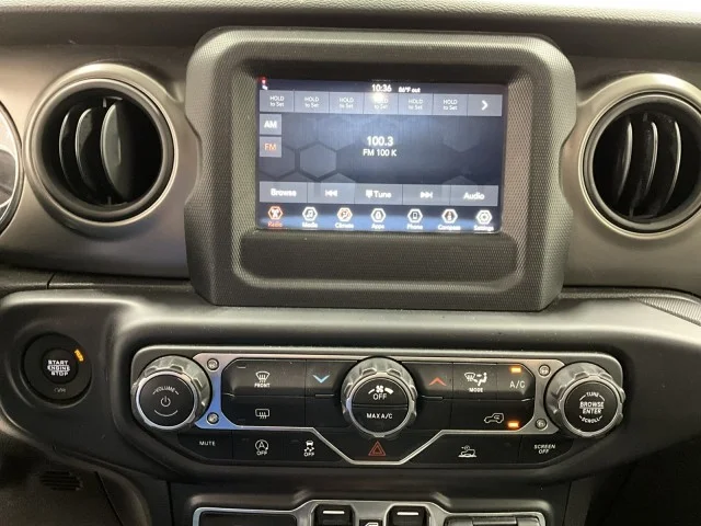 Used 2022  Jeep Willys image 31