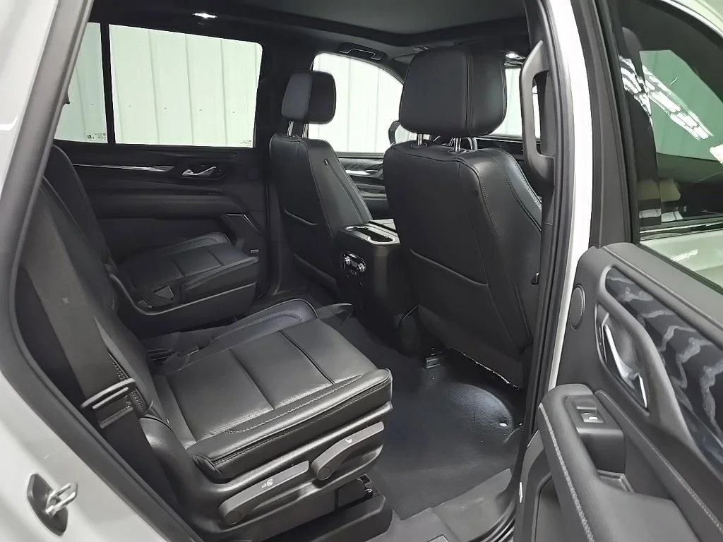 Used 2022 White GMC Denali image 19