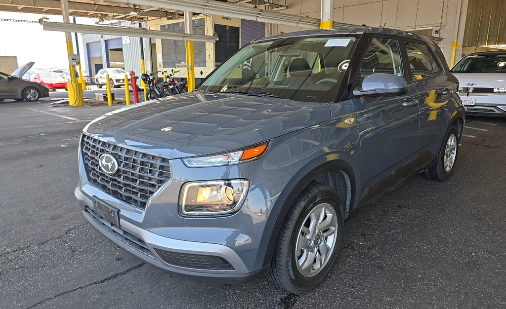 Used 2025 Gray Hyundai SE image 1