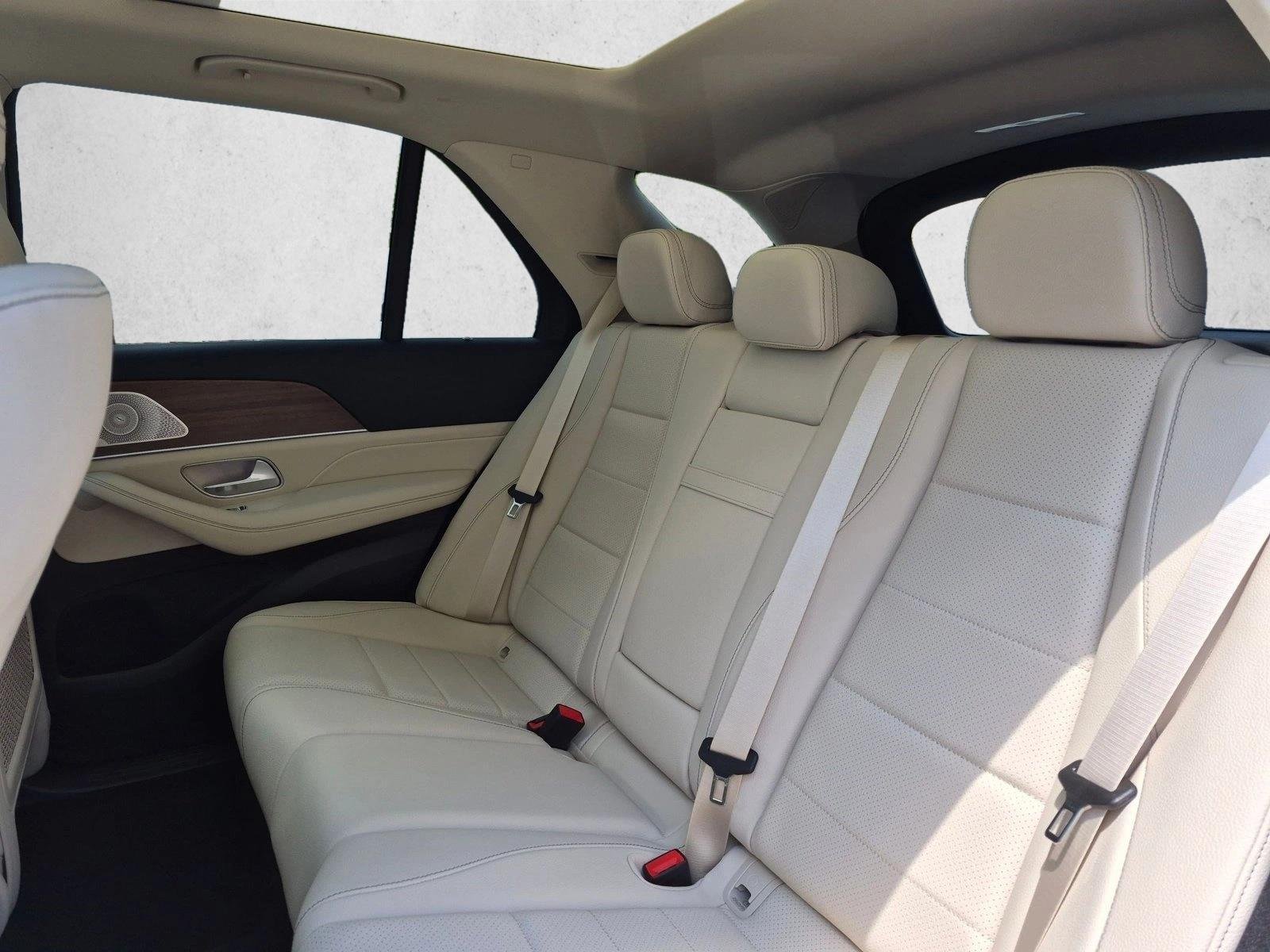 New 2026 Polar White Mercedes-Benz GLE450 image 16