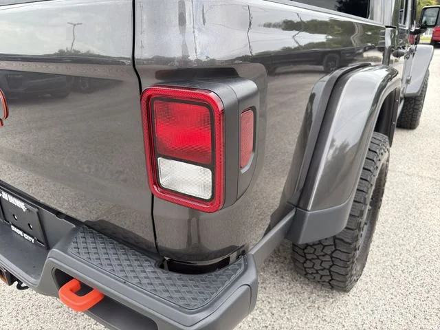 Used 2023 Gray Jeep Mojave image 9