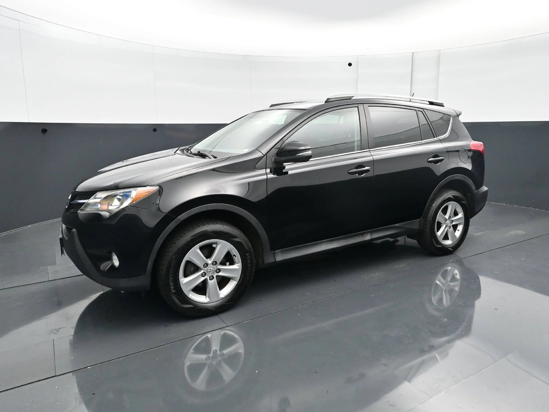 Used 2014 Toyota RAV4 XLE with VIN 2T3RFREV0EW149123 for sale in White Bear Lake, Minnesota