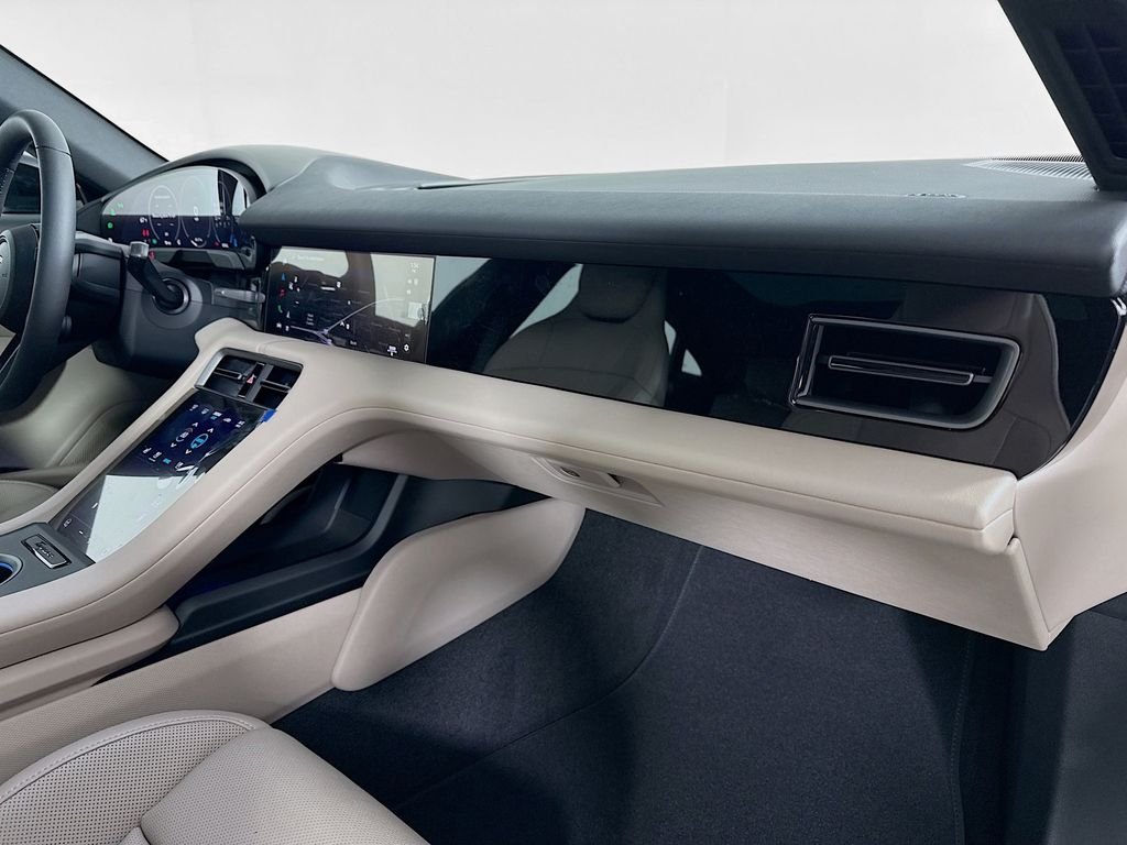 Used 2025 Black Porsche  image 29