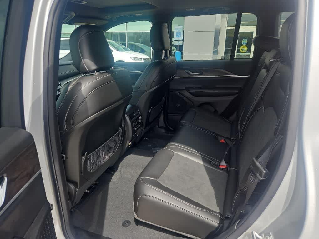 New 2026 Silver Zynith Jeep Laredo Altitude image 16