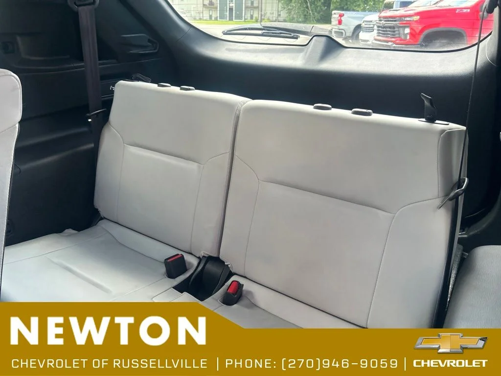 Used 2025  Mitsubishi SE image 39