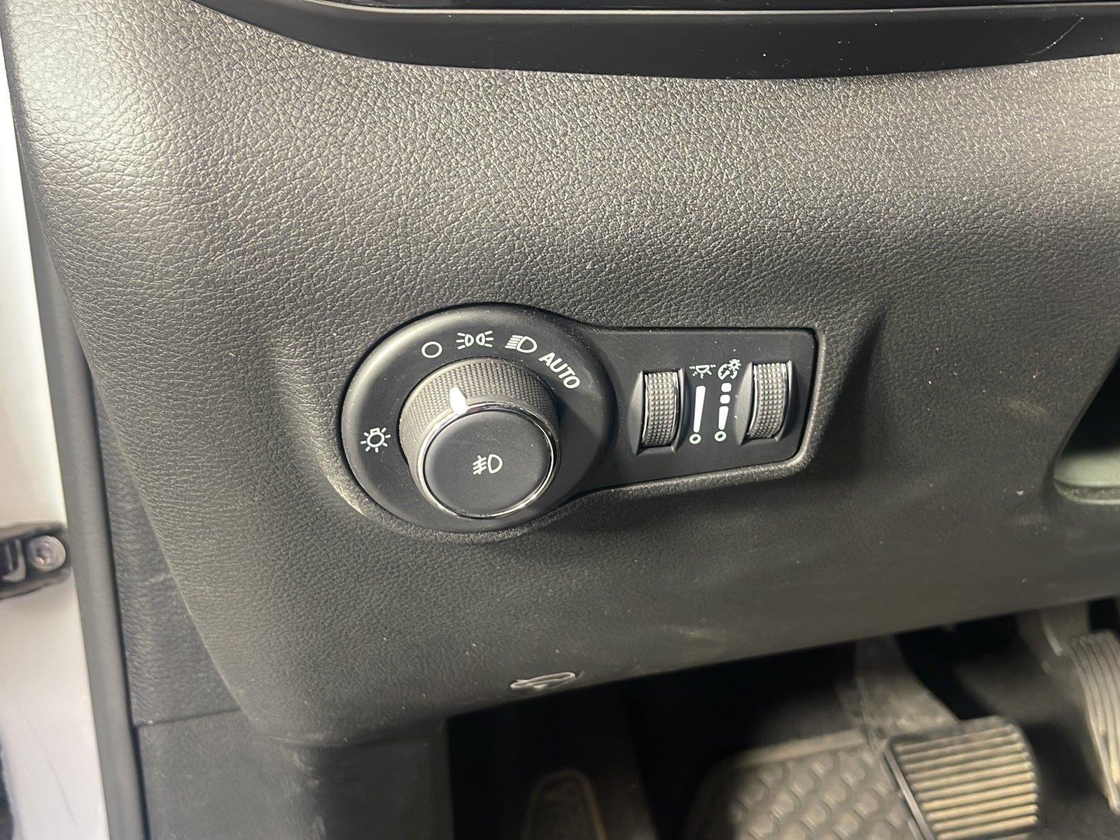 Used 2025 Bright White Clearcoat Jeep Trailhawk image 14