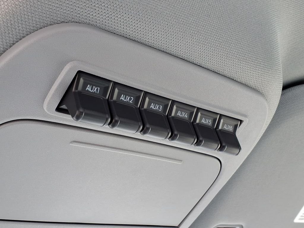 New 2027 Oxford White Ford F-250® XL image 24