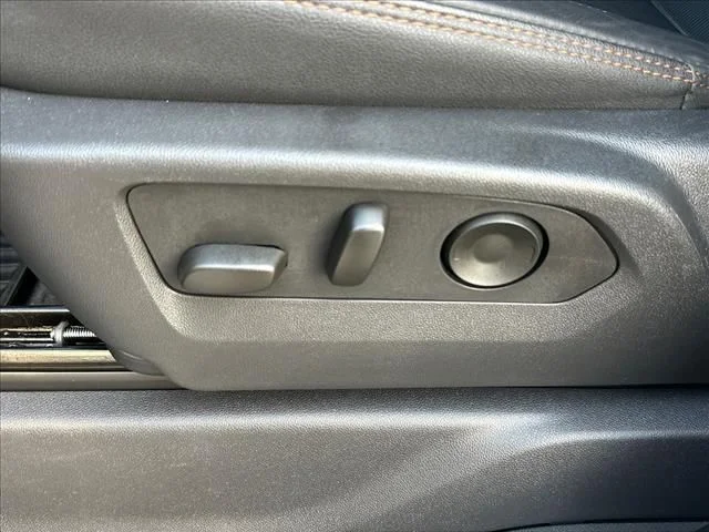 Used 2025 Silver GMC AT4 image 22