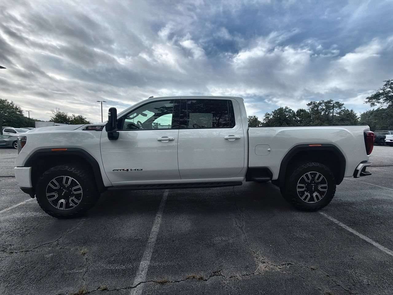 Used 2022 Summit White GMC AT4 image 5
