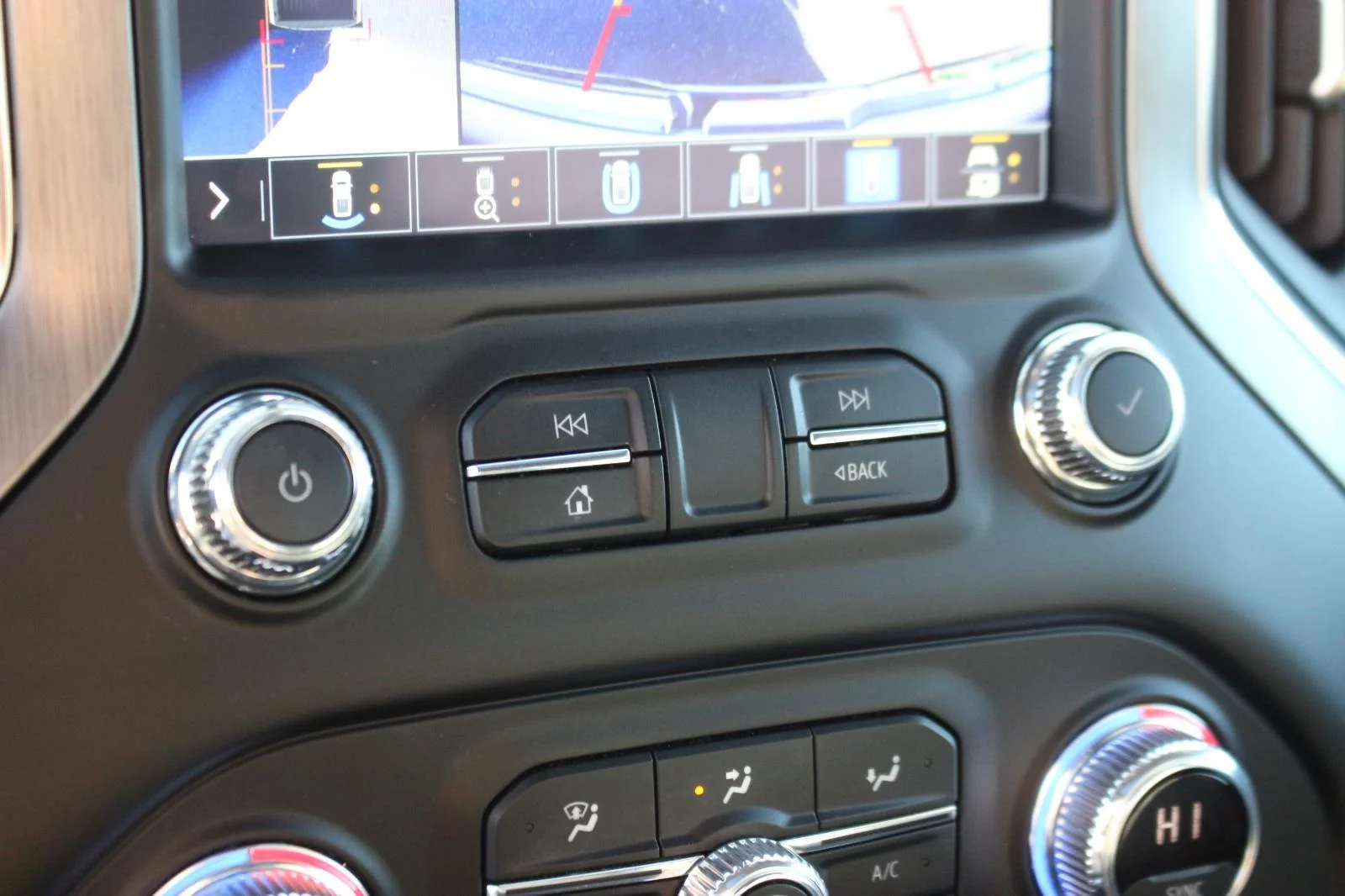Used 2021 WHITE FROST TRICOAT GMC Denali image 24