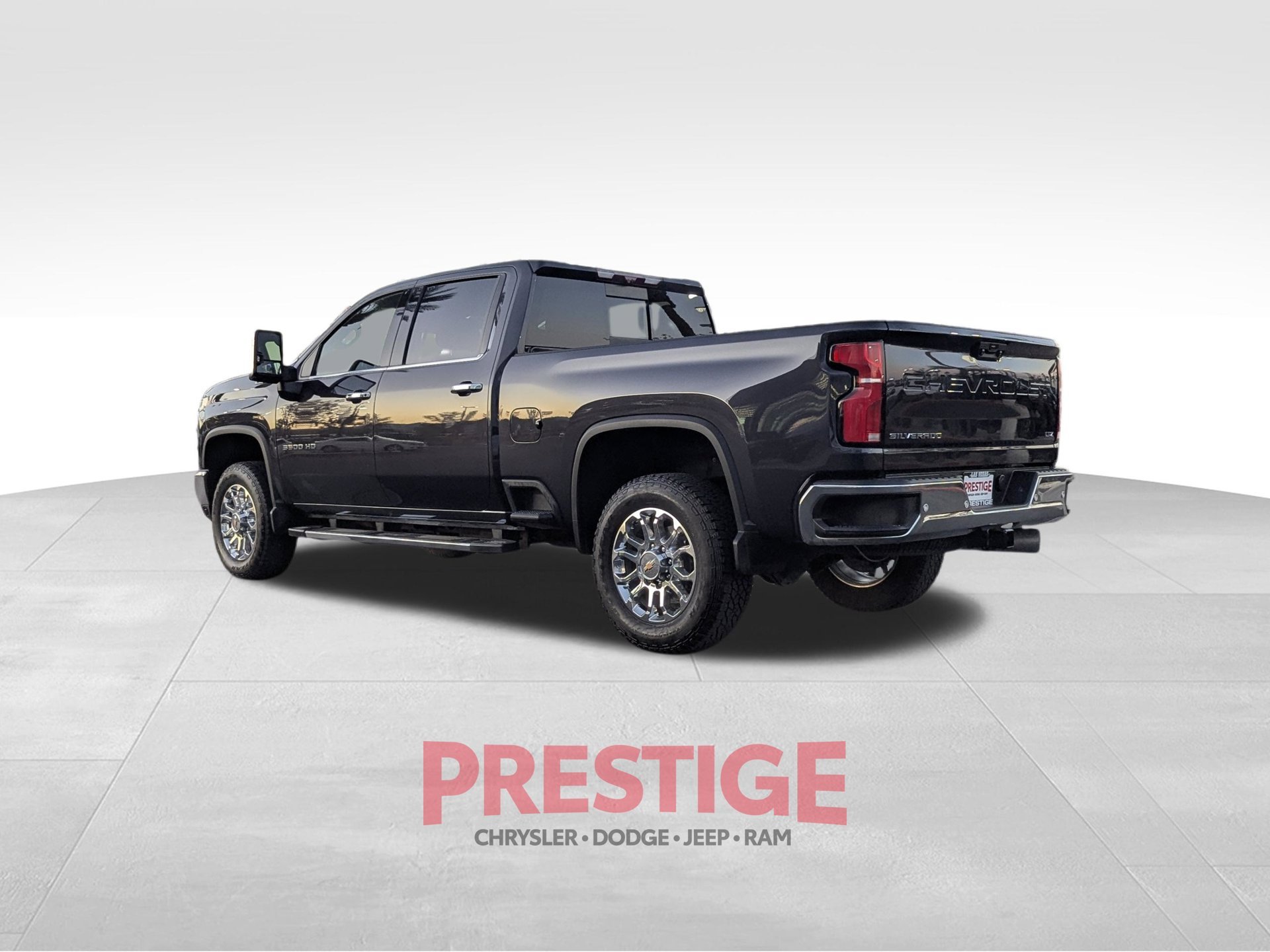 Used 2024 Gray Chevrolet LTZ image 8