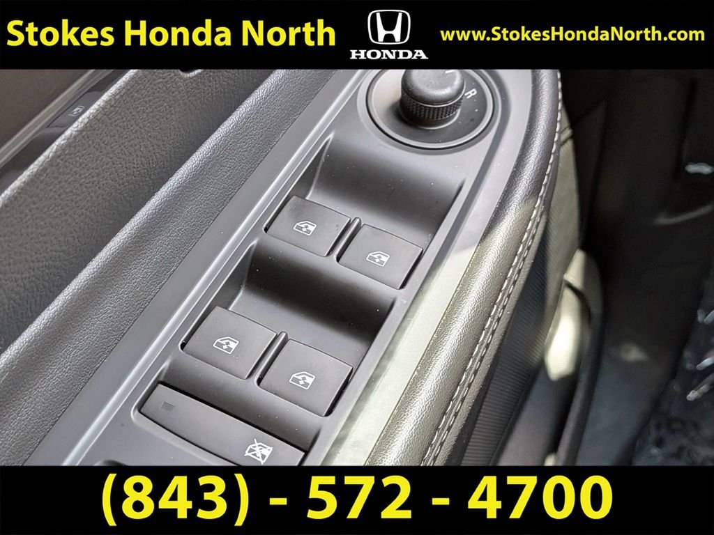 Used 2021 White Buick Preferred image 27