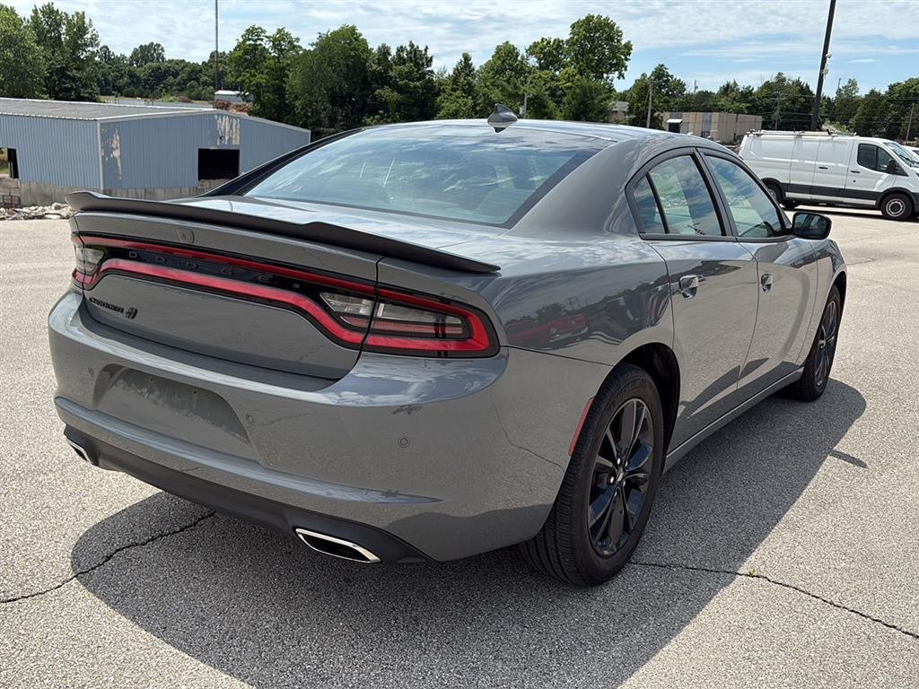 Used 2023 GRAY DODGE SXT AWD image 4