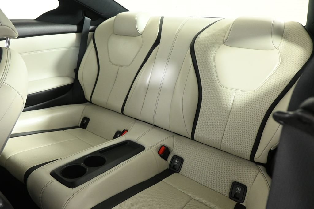 Certified Used 2022 White INFINITI LUXE image 4