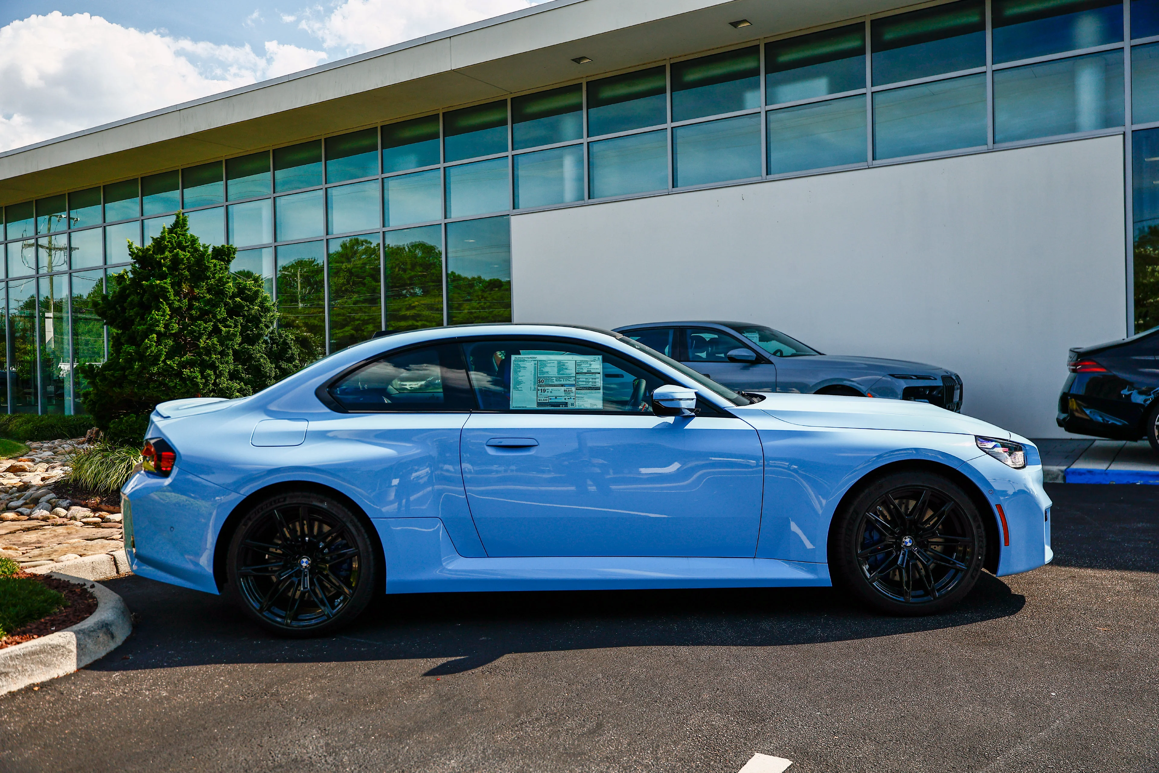 New 2026 Zandvoort Blue BMW Base image 4