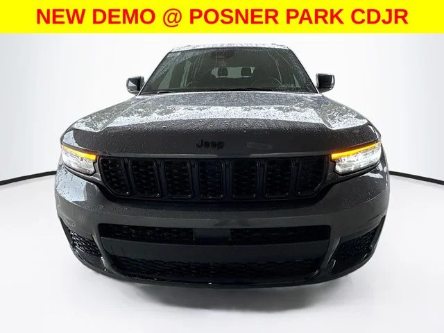 New 2025 Baltic Gray Metallic Clear-Coat Exterior Paint Jeep Altitude X image 2