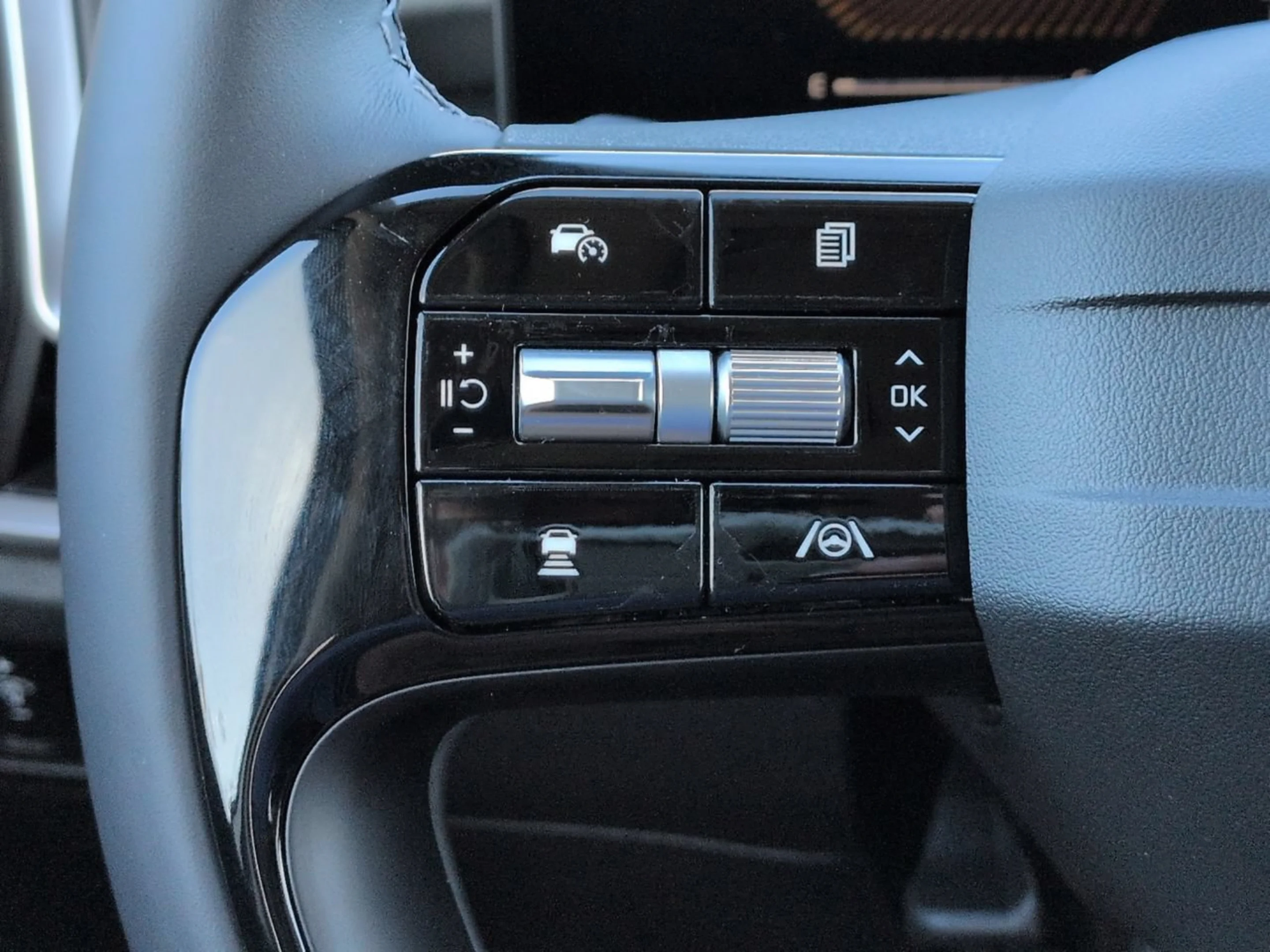 New 2026 Ivory Silver Kia S image 19
