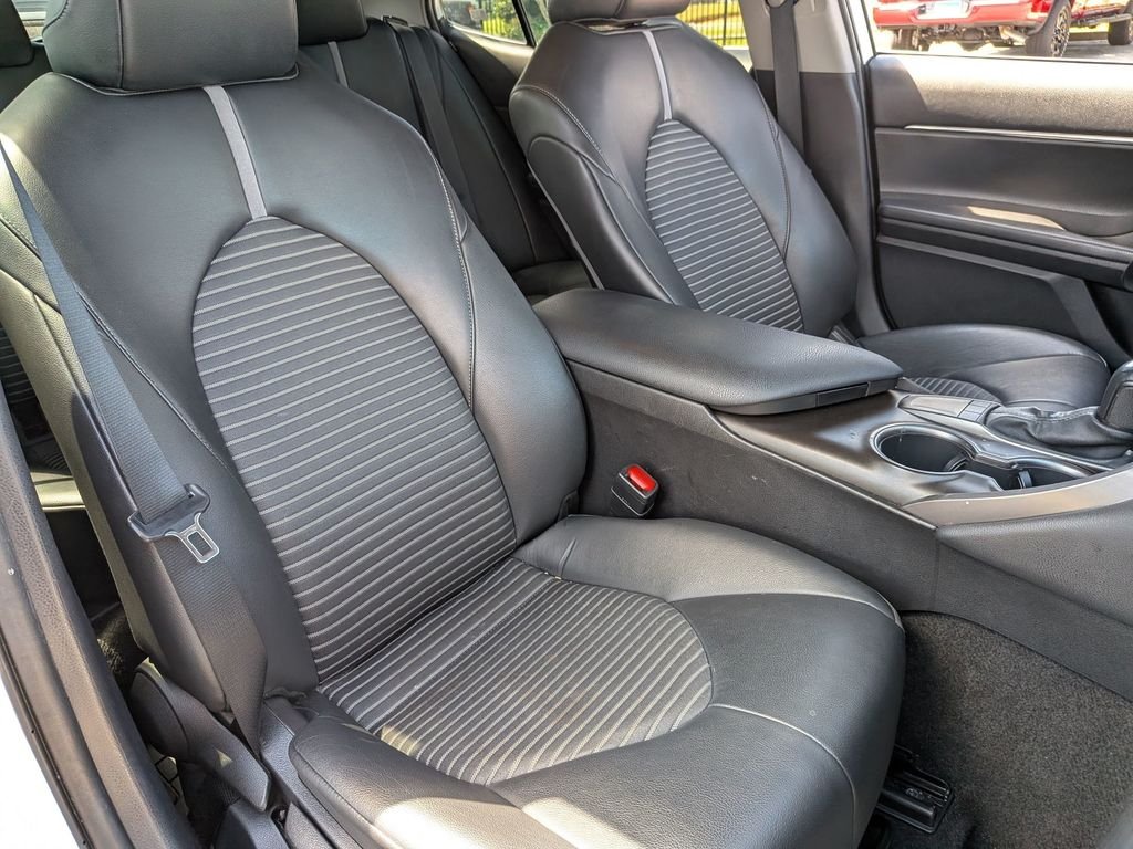 Used 2022 White Toyota SE image 29