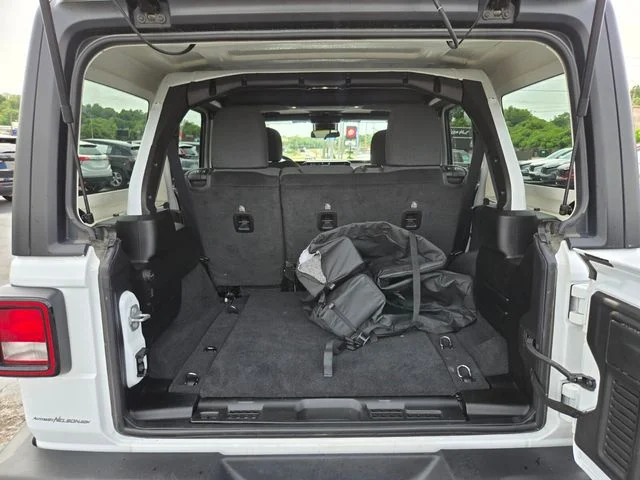 Used 2025 White Jeep Sport S image 16