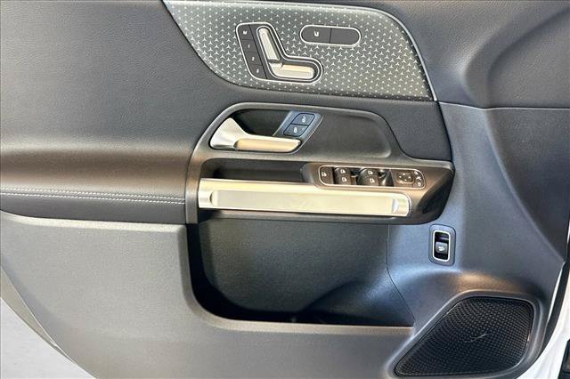 New 2026 Polar White Mercedes-Benz GLB 250 image 46